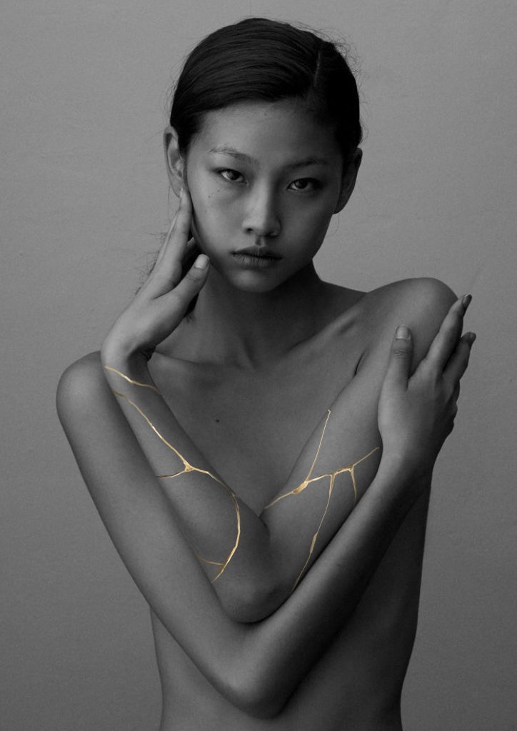 diseño kintsugi tatuaje mujer barzo